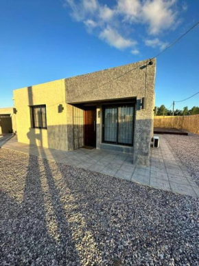 Excelente casa con piscina